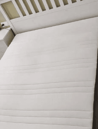 Matras na reiniging — vlekken verdwenen