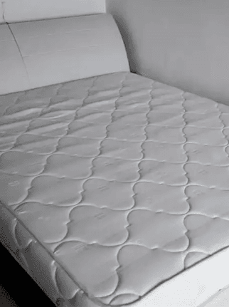Matras na reiniging — weer schoon