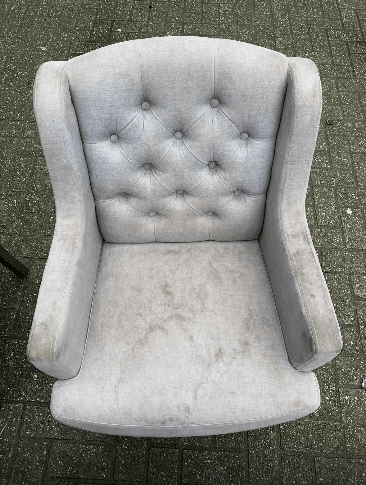Stoel voor reiniging — met vlekken