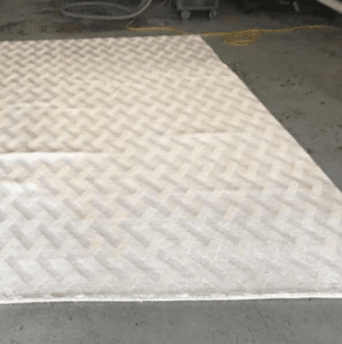 Vloerkleed na reiniging — fris en egaal