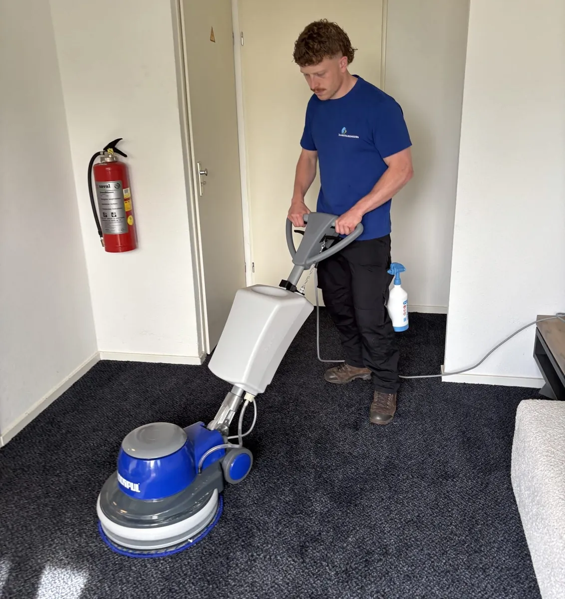 Tapijt laten reinigen — Bankstelreinigers aan huis